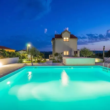 Family Friendly House With A Swimming Pool Krusevo, Novigrad - 24069 * Obrovac