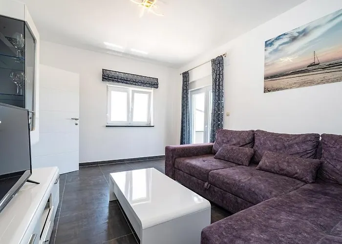 Дом отдыха Family Friendly House With A Swimming Pool Krusevo, Novigrad - 24069