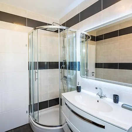 בית נופש Family Friendly House With A Swimming Pool Krusevo, Novigrad - 24069 *