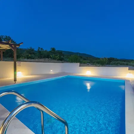 Prázdninový dům Family Friendly House With A Swimming Pool Krusevo, Novigrad - 24069 *